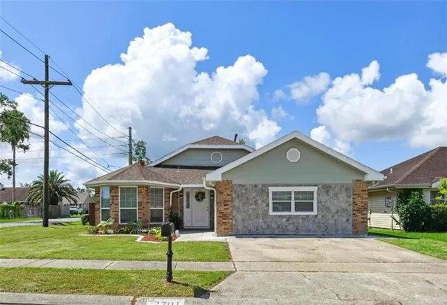 $2,300 | 2701 Laurie Lane, Marrero, LA 70072