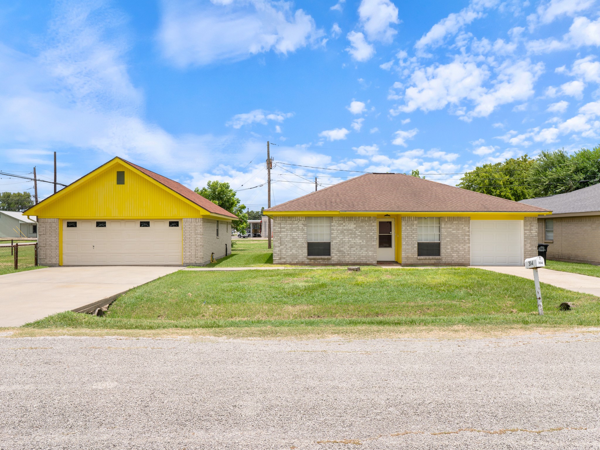 314 Rorem Avenue Palacios, TX 77465 - Photo 3 of 34