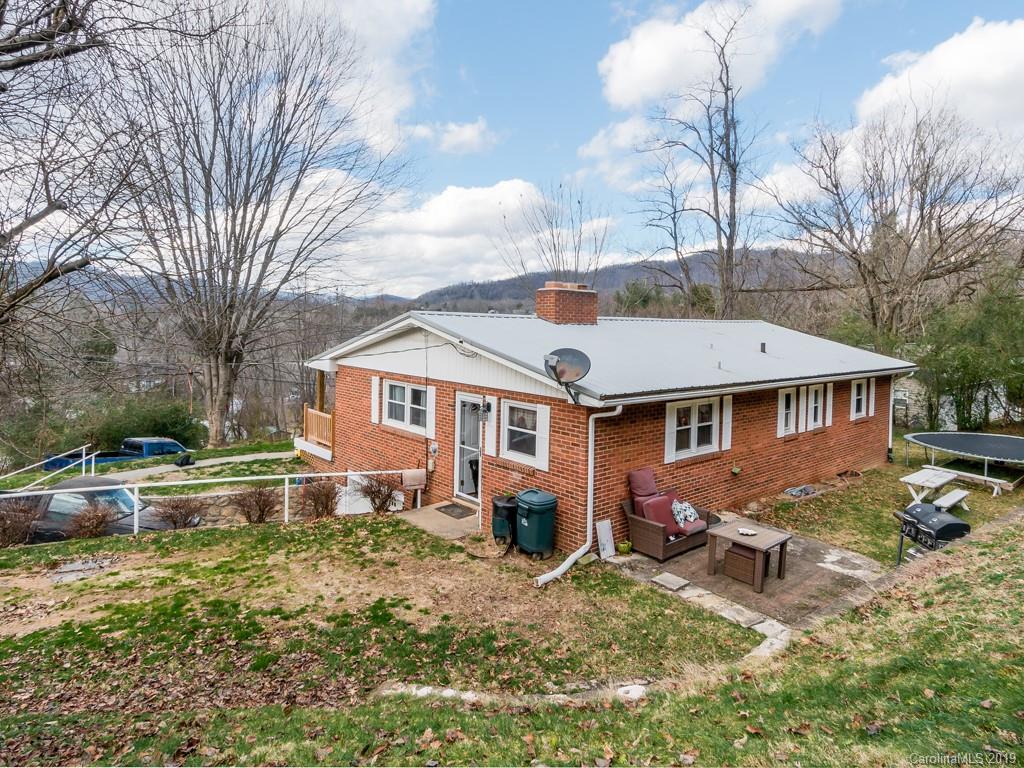 7 Best View Street Clyde, NC 28721 - Photo 4 of 15 Gallery Image 4
