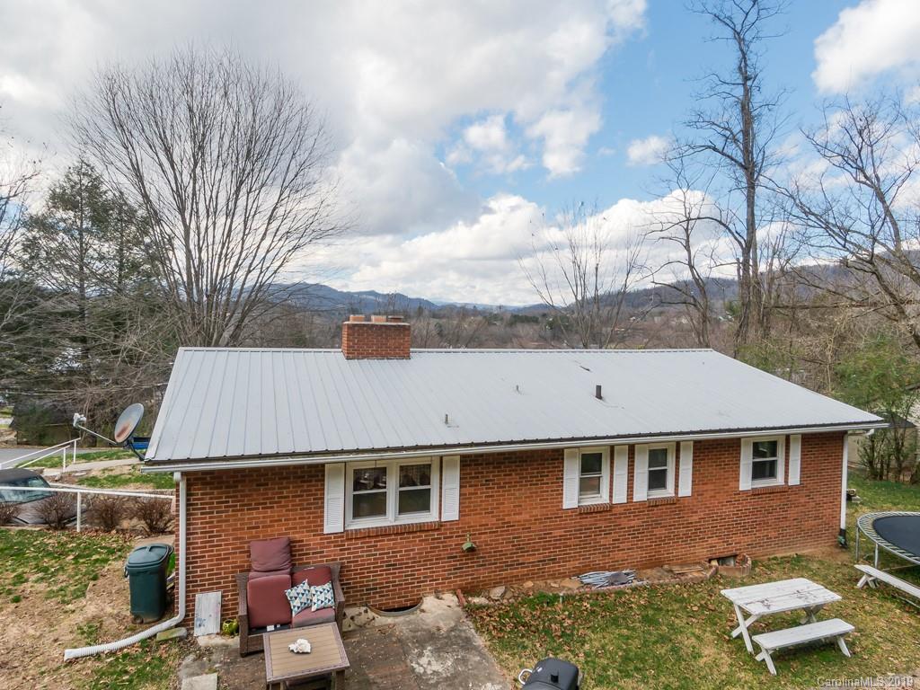 7 Best View Street Clyde, NC 28721 - Photo 5 of 15 Gallery Image 5