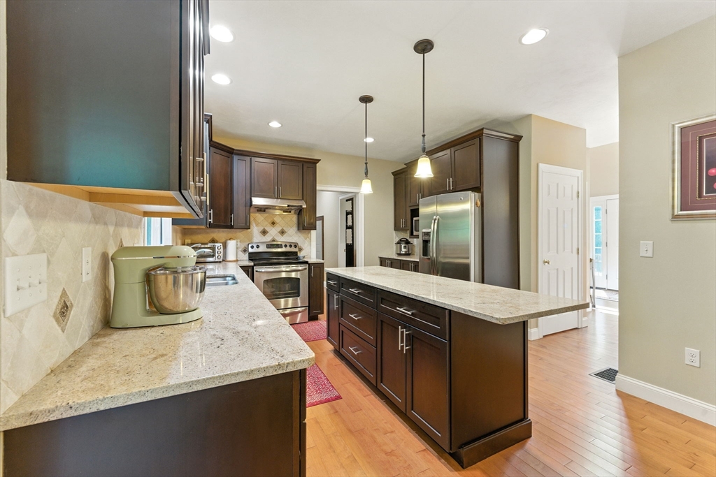 1155 Burroughs Road Boxborough, MA 01719 - Photo 8 of 42