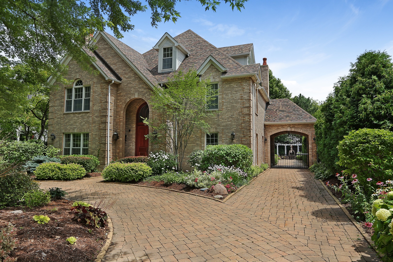 323 North Vine Street Hinsdale, IL 60521 - Photo 1 of 26
