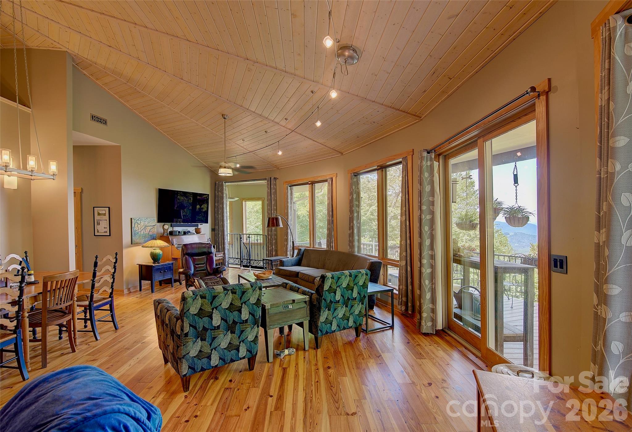 1024 Arrowhead Ridge Road Spruce Pine, NC 28777 - Photo 15 of 48