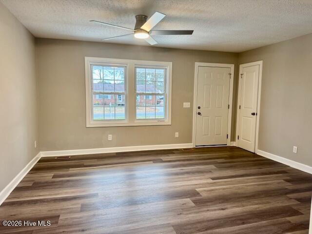 903 East Balsey Street Clinton, NC 28328 - Photo 11 of 30 living