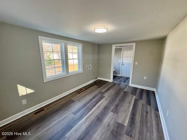 903 East Balsey Street Clinton, NC 28328 - Photo 14 of 31 laundry2