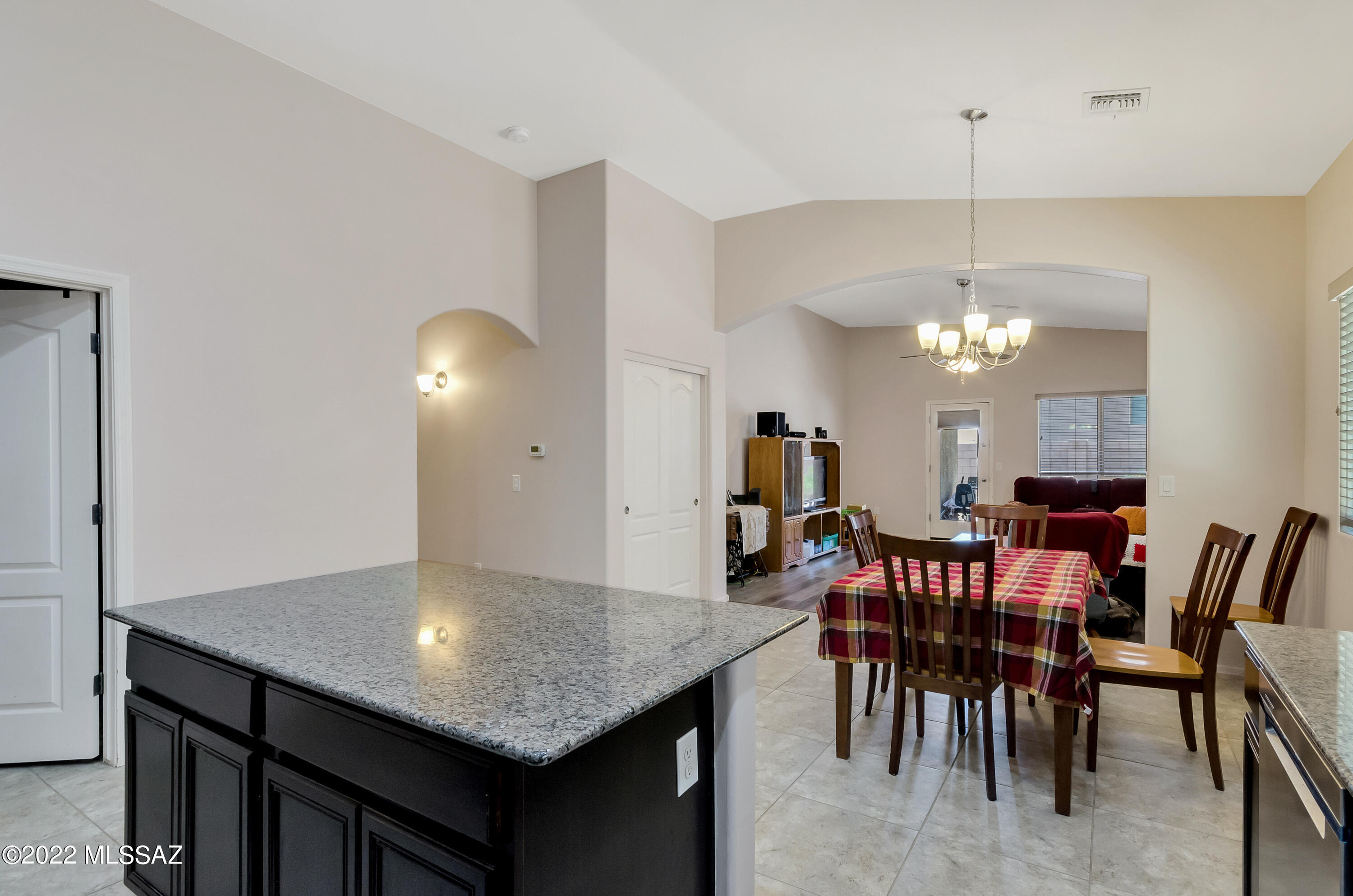 39220 Rodeo Buckle Drive Tucson, AZ 85739 - Photo 9 of 33