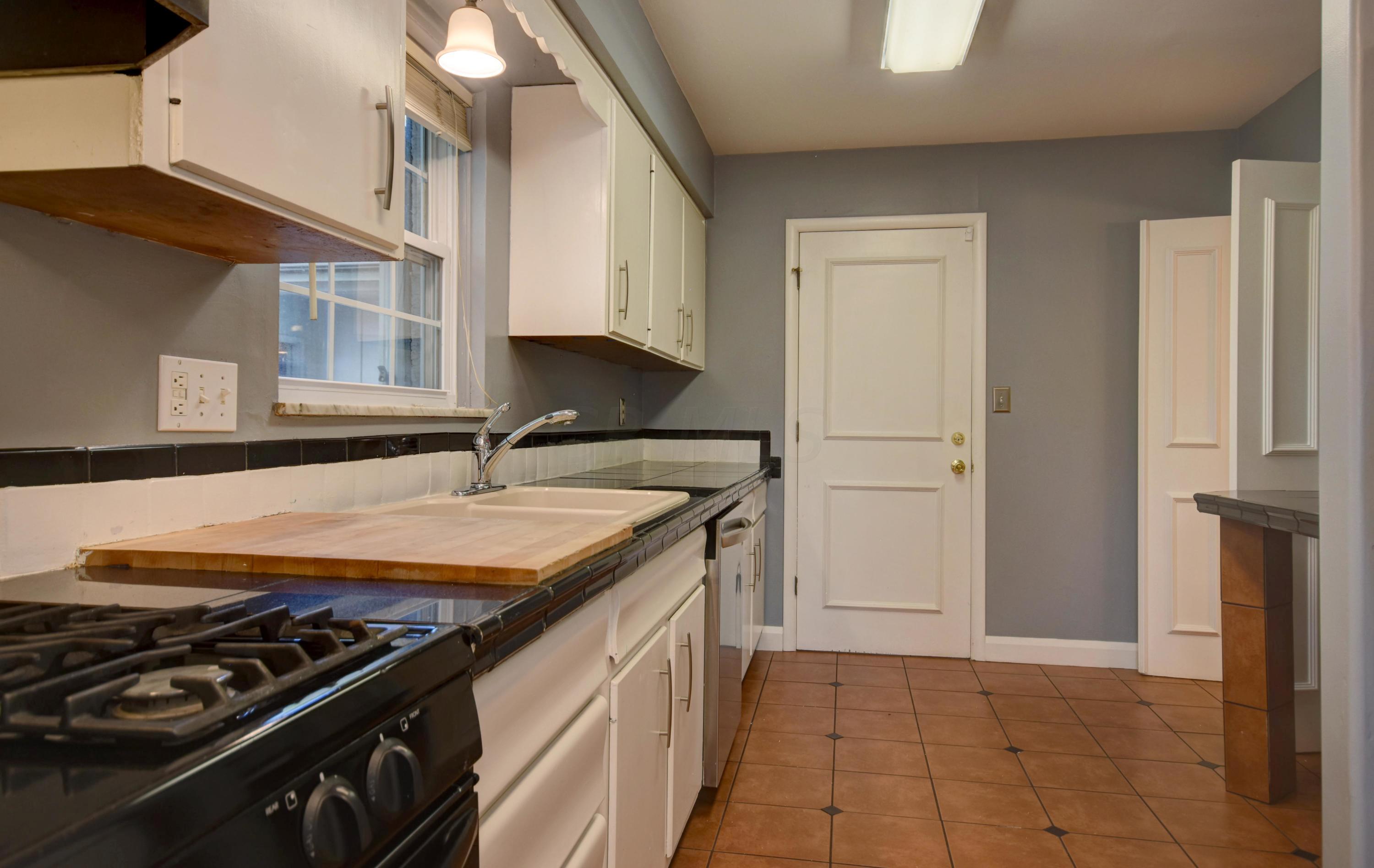 686 South Kellner Road Columbus, OH 43209 - Photo 11 of 27