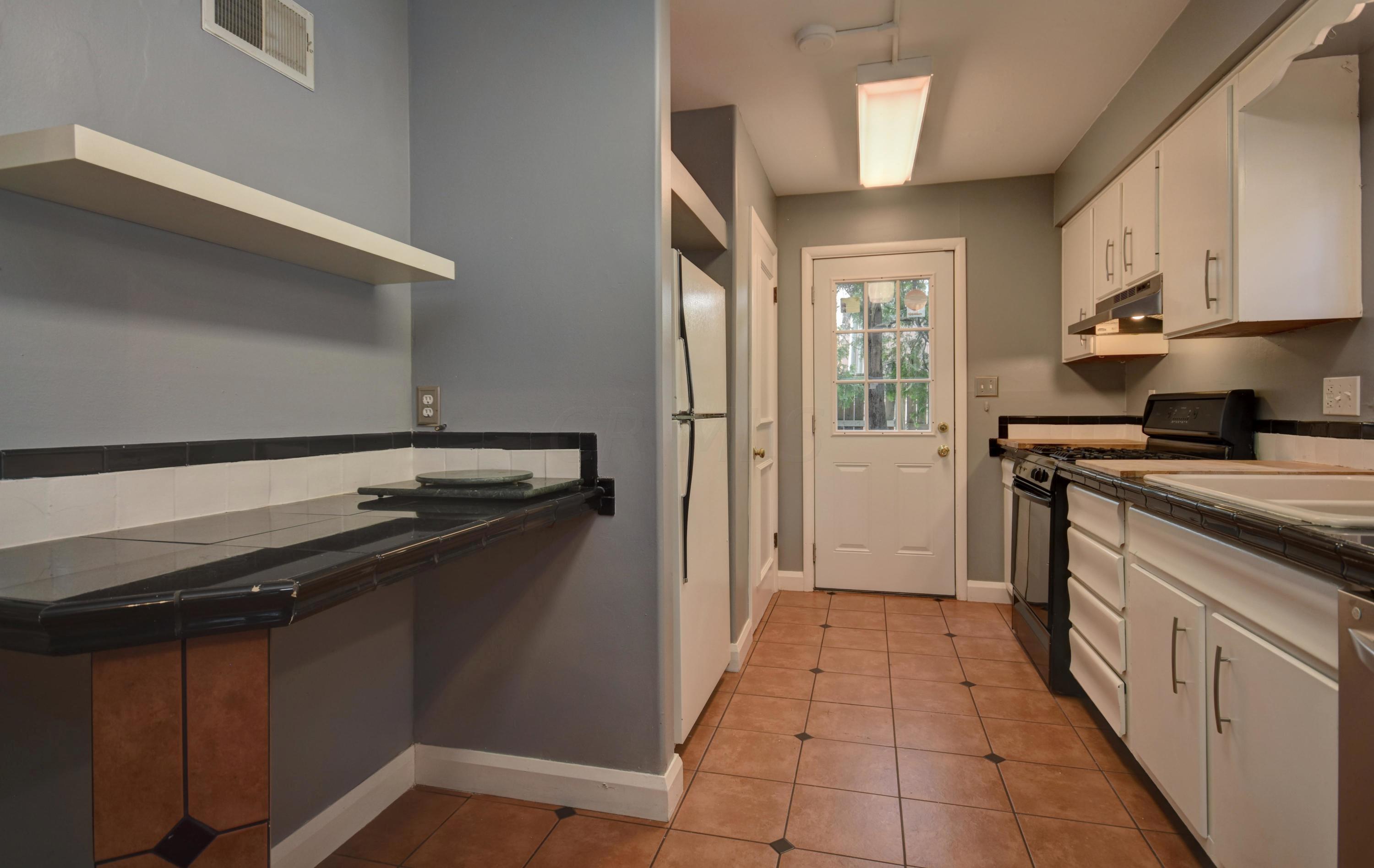 686 South Kellner Road Columbus, OH 43209 - Photo 9 of 27