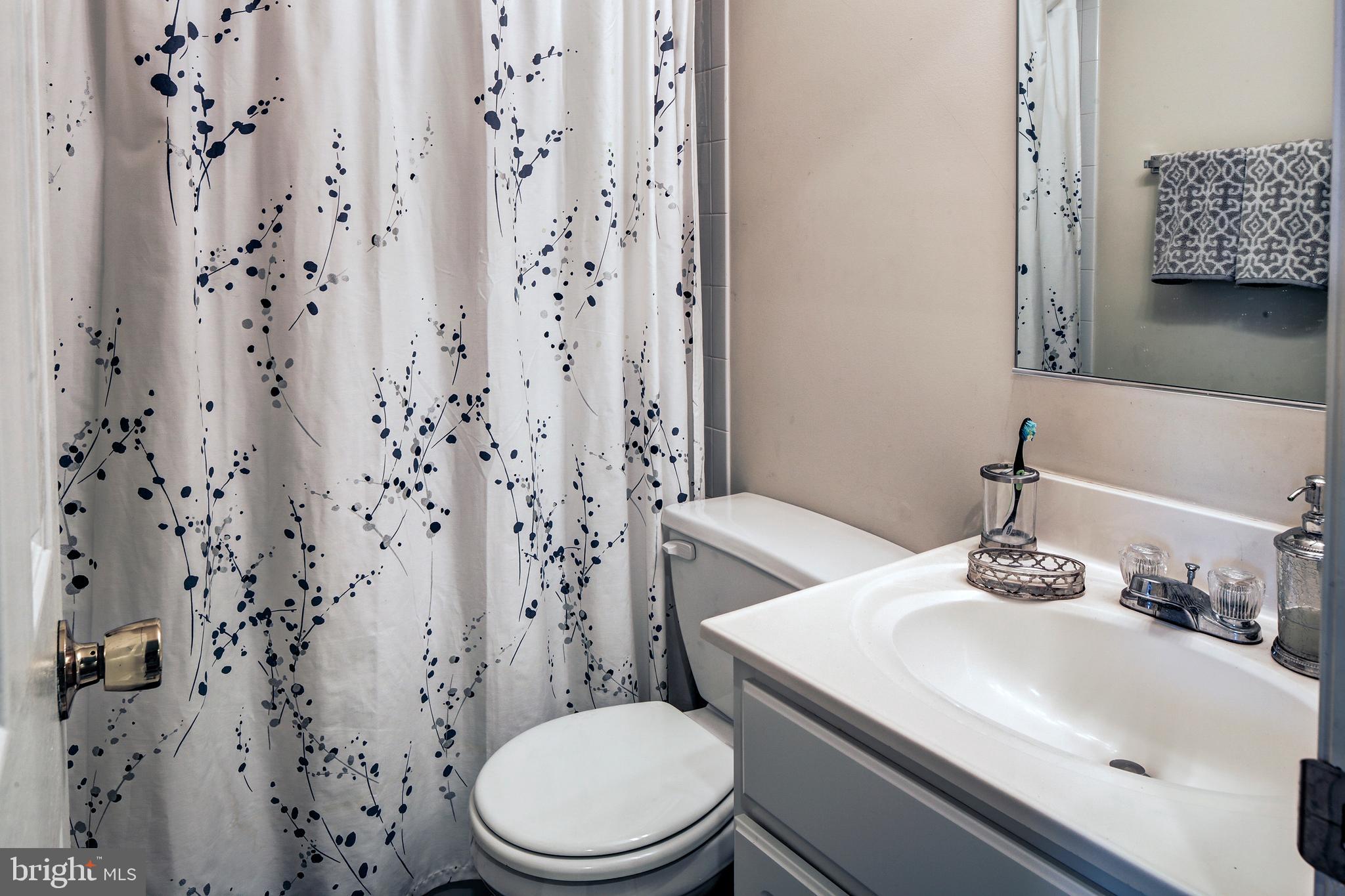 6351 Wind Rider Way Columbia, MD 21045 - Photo 17 of 27 Hall Bath
