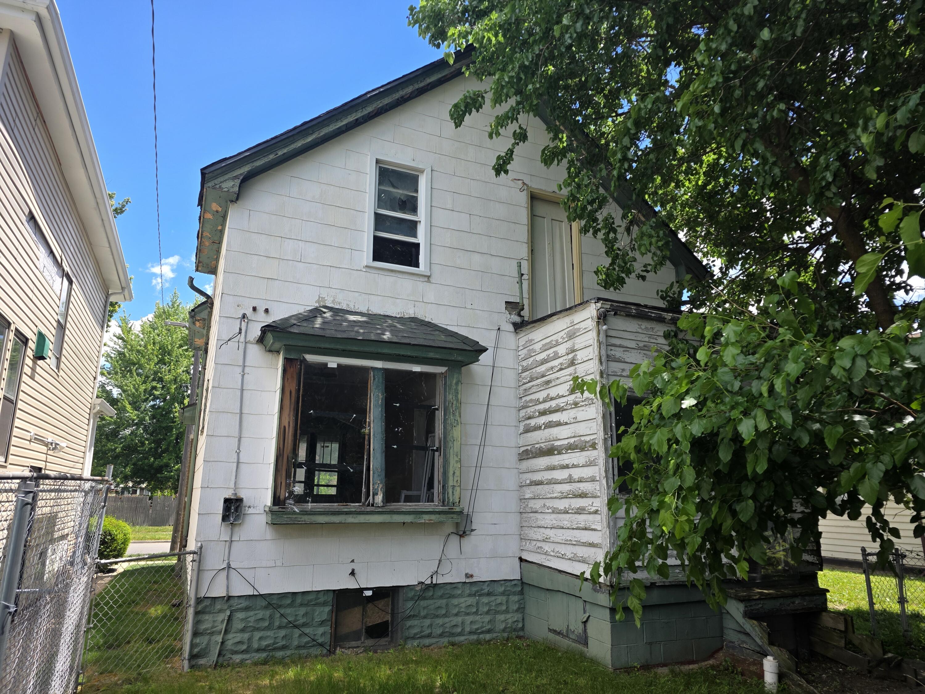 4011 French Road Detroit, MI 48214 - Photo 6 of 39 20260619_125924