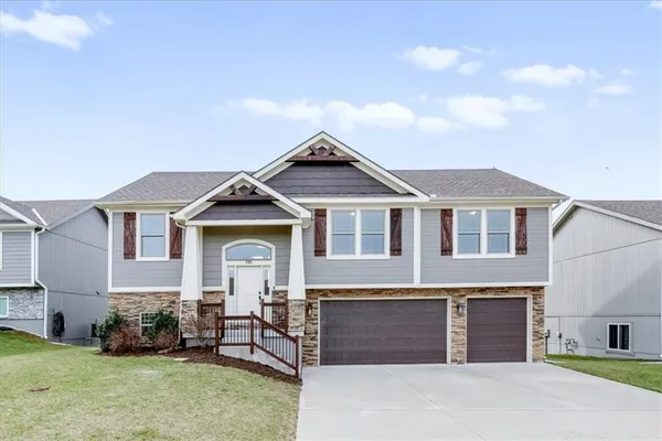 $415,000 | 205 Northeast Hoot Owl Street, Grain Valley, MO 64029