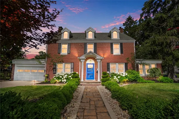 $495,000 | 2101 Far Hills Avenue, Oakwood, OH 45419