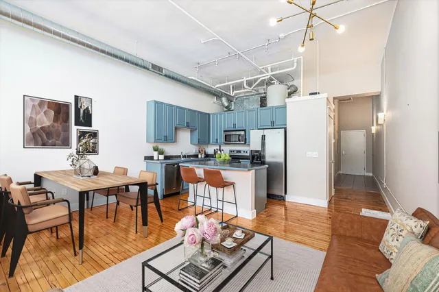 $219,900 | 600 Broadway Avenue Northwest, Unit 206, Grand Rapids, MI 49504