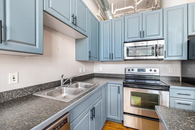 $219,900 | 600 Broadway Avenue Northwest, Unit 206, Grand Rapids, MI 49504