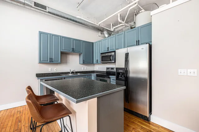 $219,900 | 600 Broadway Avenue Northwest, Unit 206, Grand Rapids, MI 49504