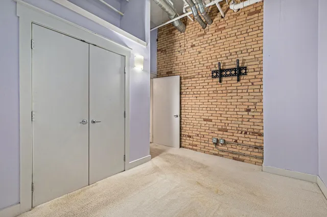 $219,900 | 600 Broadway Avenue Northwest, Unit 206, Grand Rapids, MI 49504