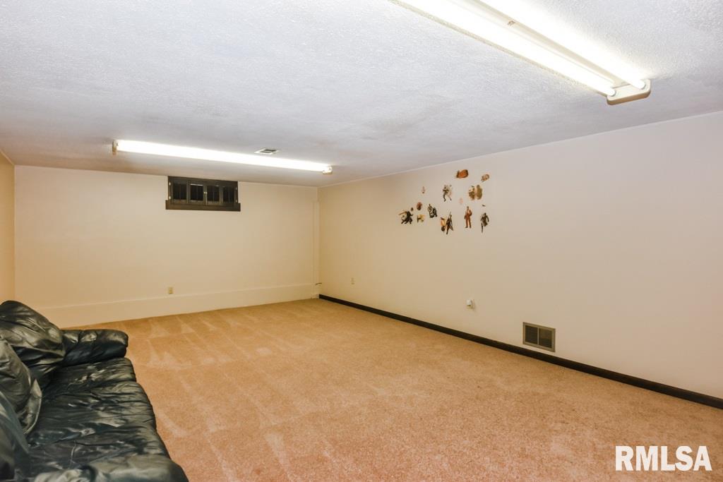 2001 West Northmoor Road Peoria, IL 61614 - Photo 22 of 29 Gallery Image 22