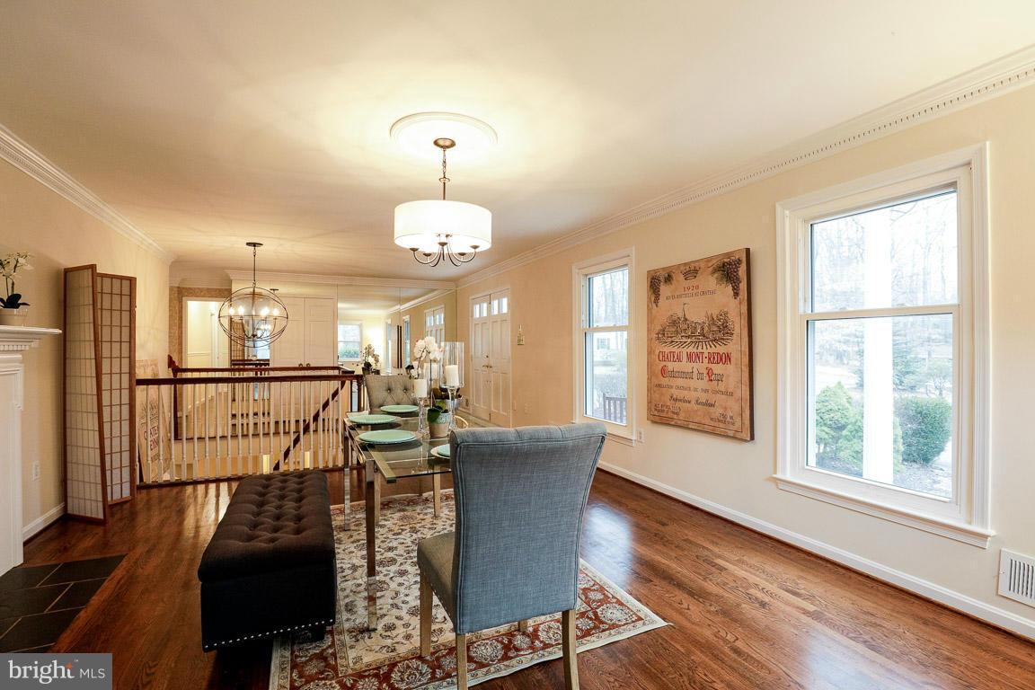 7366 Clifton Road Clifton, VA 20124 - Photo 5 of 30 Dining Room