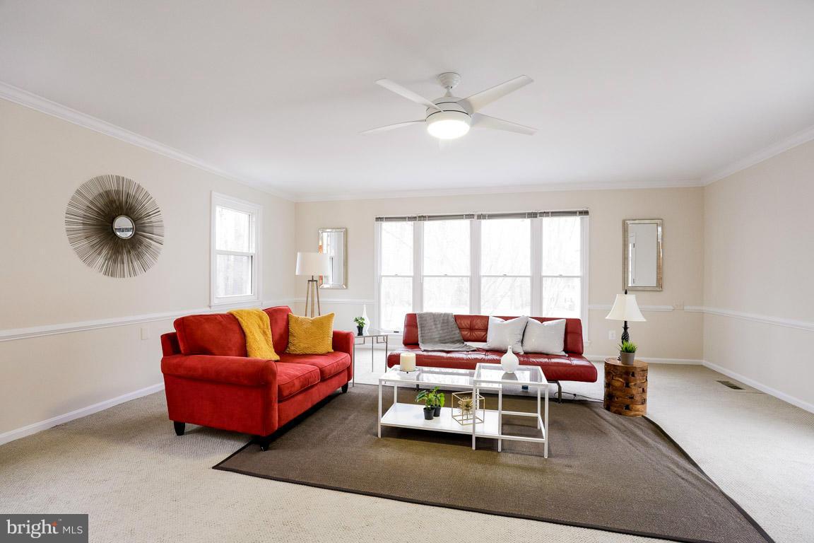 7366 Clifton Road Clifton, VA 20124 - Photo 10 of 30 Family Room