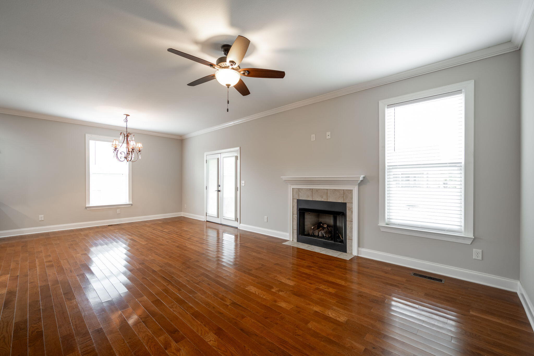 140 Fieldstone Cmns Rock Spring, GA 30739 - Photo 17 of 26 Living Room