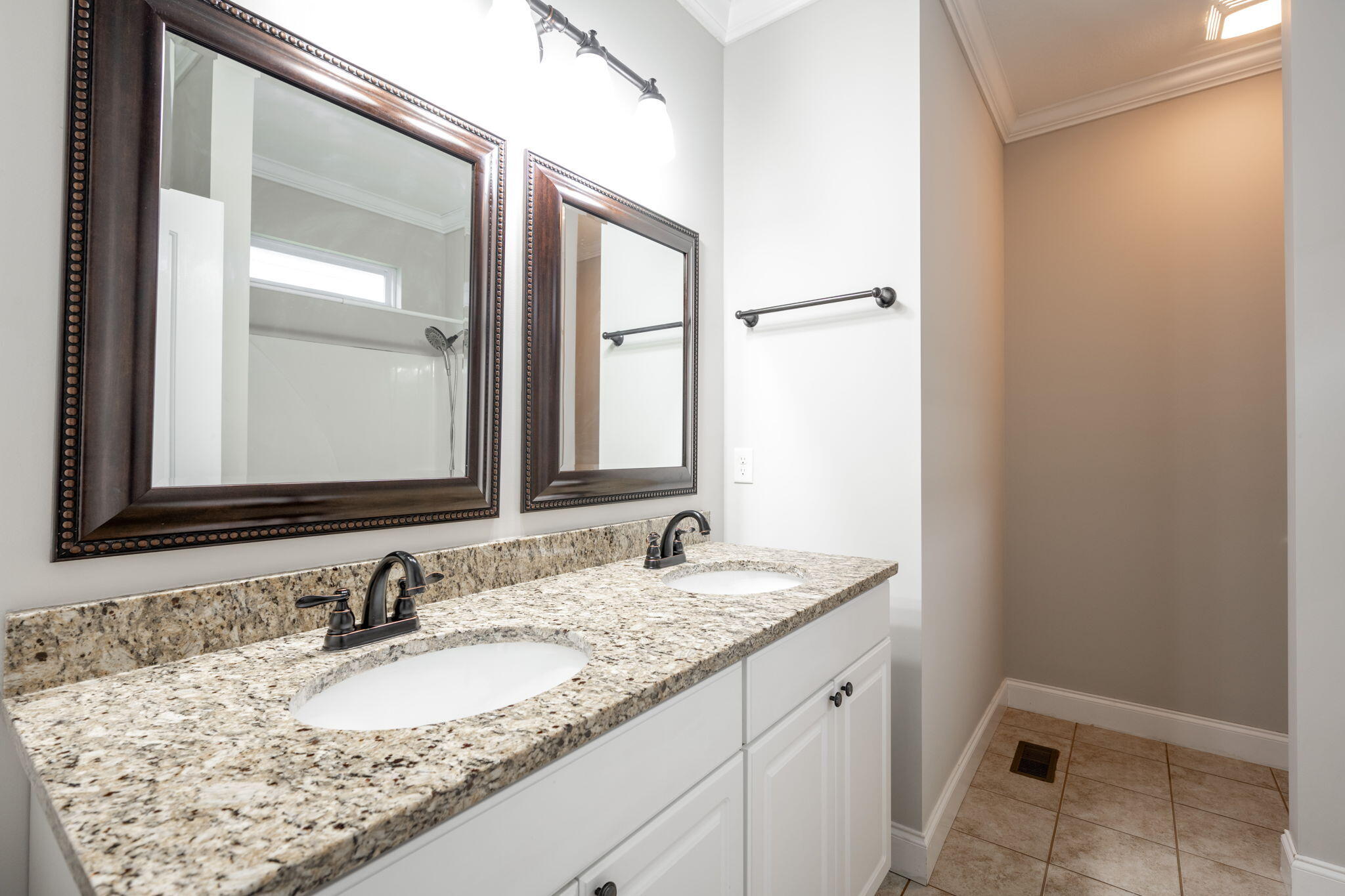 140 Fieldstone Cmns Rock Spring, GA 30739 - Photo 9 of 26 Primary Bath