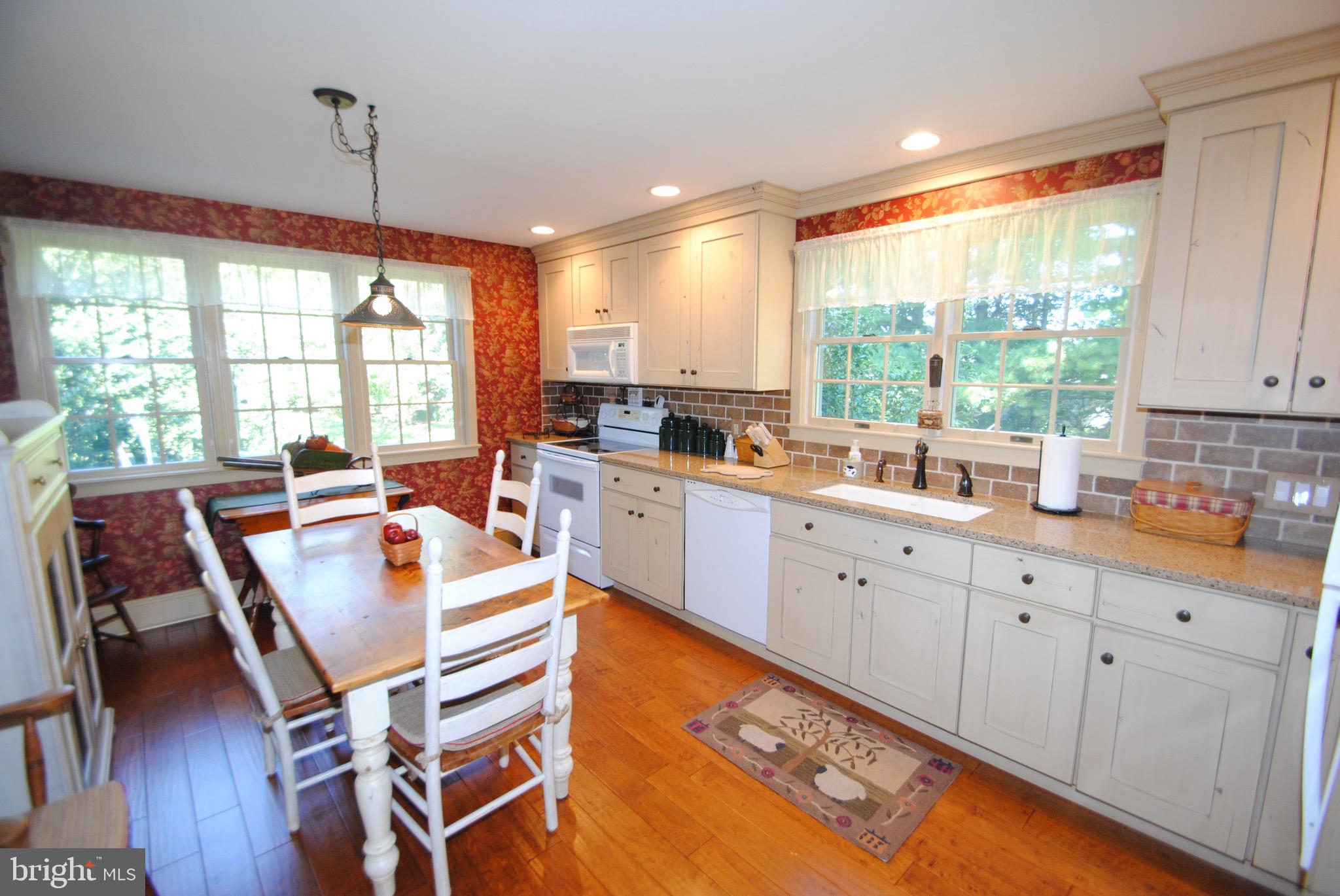 926 Woodlane Road Beverly, NJ 08010 - Photo 8 of 63 Kitchen