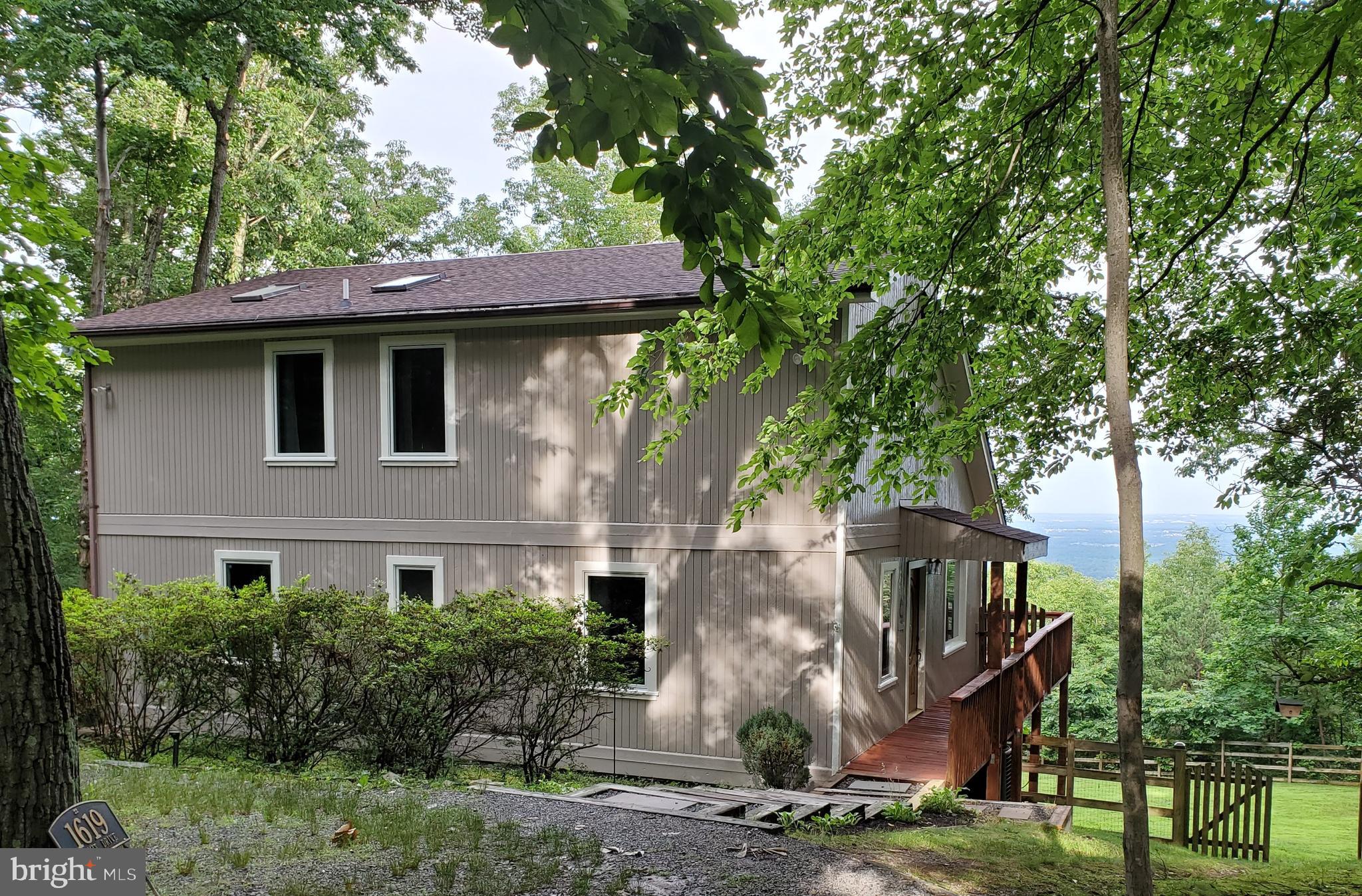 1619 Summit Drive Haymarket, VA 20169 - Photo 2 of 62 a view of a house with a tree