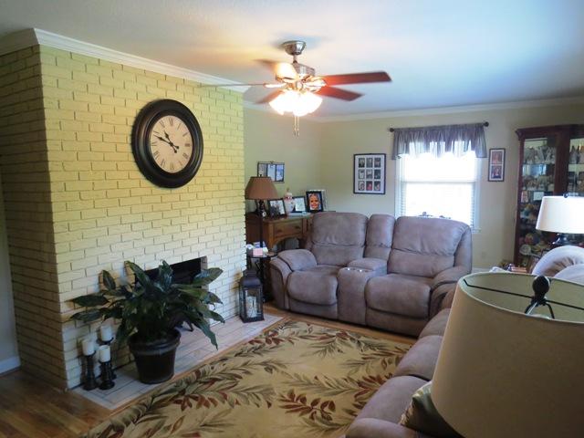 480 Ken Lane Ridgeway, VA 24148 - Photo 8 of 36 LIVING ROOM