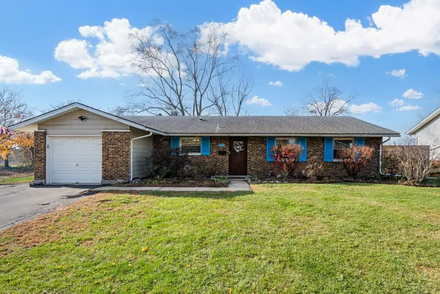 $340,000 | 6812 Wainwright Drive, Woodridge, IL 60517