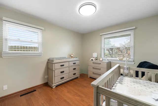 $340,000 | 6812 Wainwright Drive, Woodridge, IL 60517