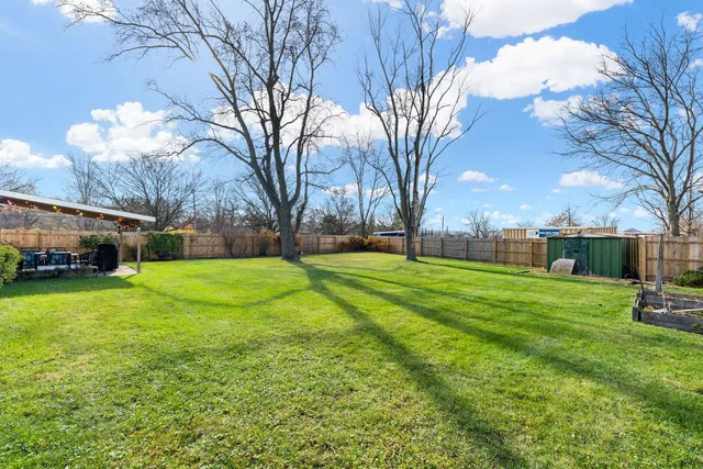 $340,000 | 6812 Wainwright Drive, Woodridge, IL 60517