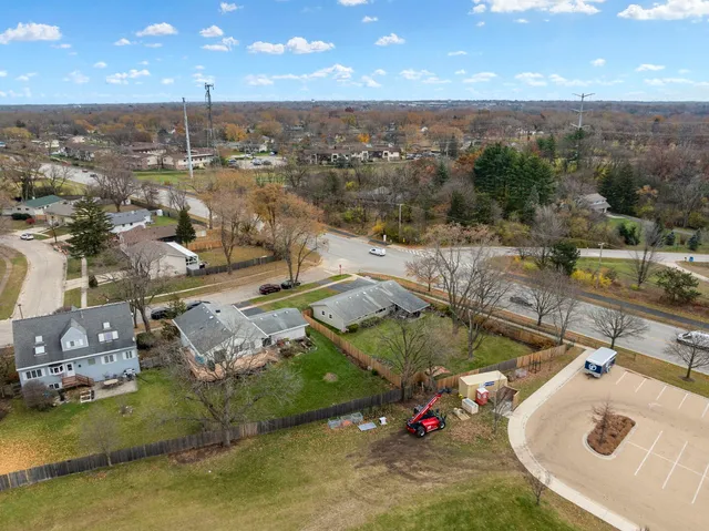 $340,000 | 6812 Wainwright Drive, Woodridge, IL 60517