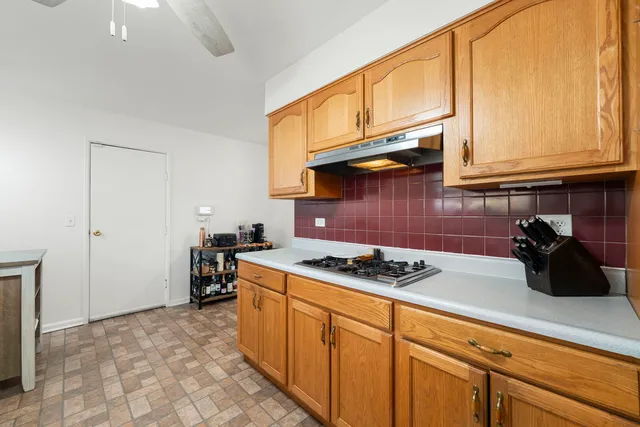 $340,000 | 6812 Wainwright Drive, Woodridge, IL 60517