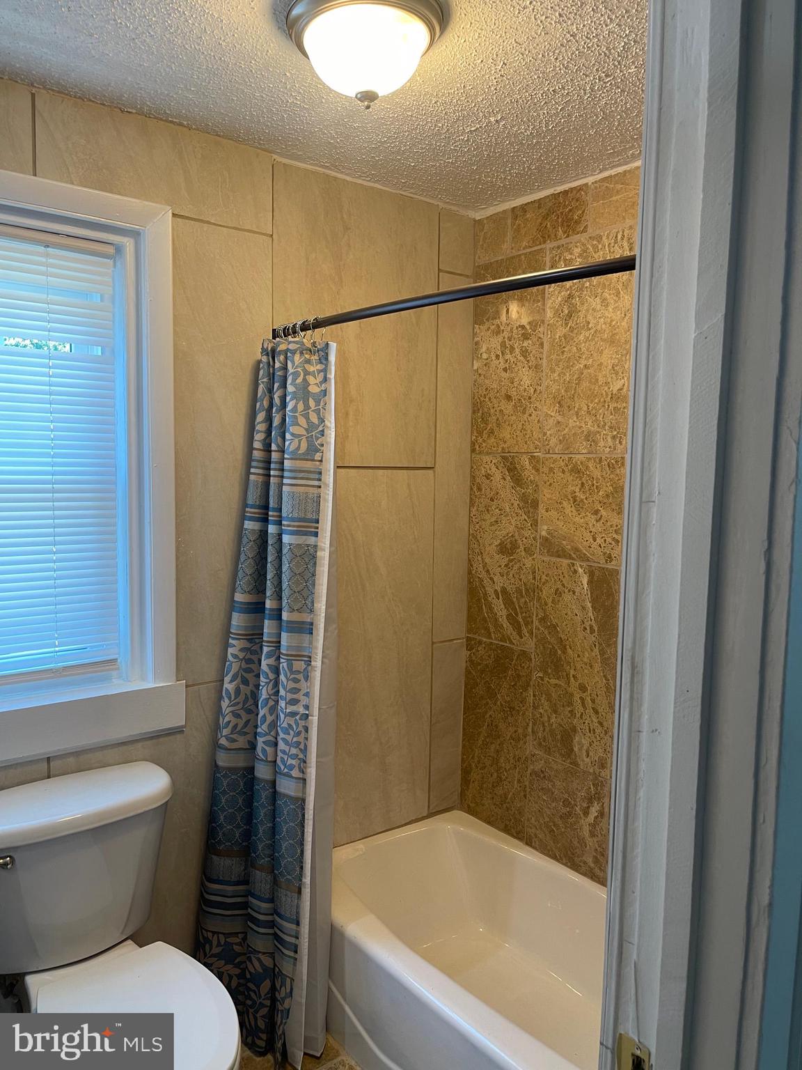 2833 Yorkship Road Camden, NJ 08104 - Photo 28 of 28 2nd fl bathrm