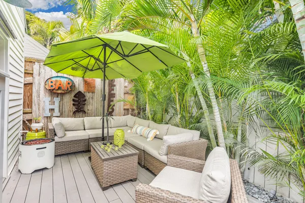 $10,000 | 717 Southard Street, Key West, FL 33040