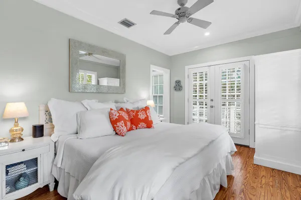 $10,000 | 717 Southard Street, Key West, FL 33040