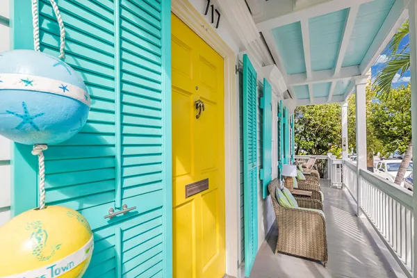 $10,000 | 717 Southard Street, Key West, FL 33040