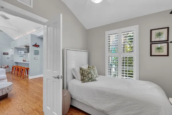 $10,000 | 717 Southard Street, Key West, FL 33040