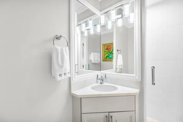 $10,000 | 717 Southard Street, Key West, FL 33040