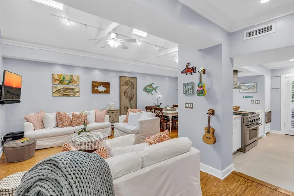 $10,000 | 717 Southard Street, Key West, FL 33040