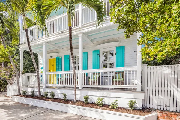 $10,000 | 717 Southard Street, Key West, FL 33040