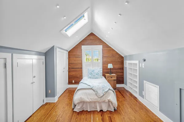 $10,000 | 717 Southard Street, Key West, FL 33040