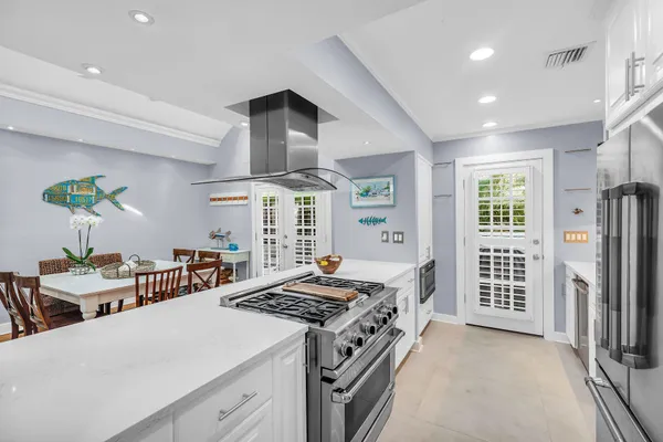 $10,000 | 717 Southard Street, Key West, FL 33040