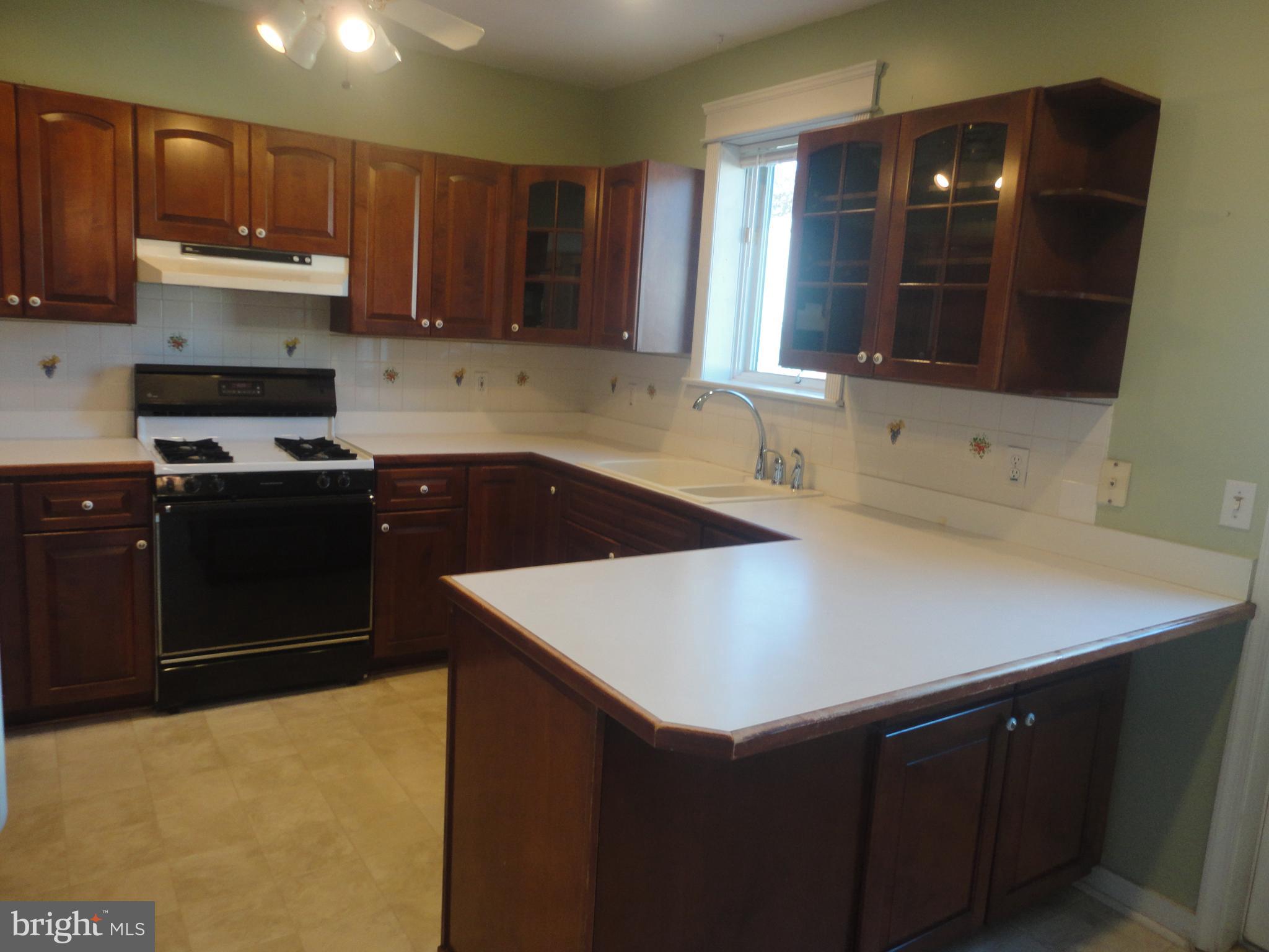 90 Saxer Avenue Springfield, PA 19064 - Photo 10 of 33 Gallery Image 10