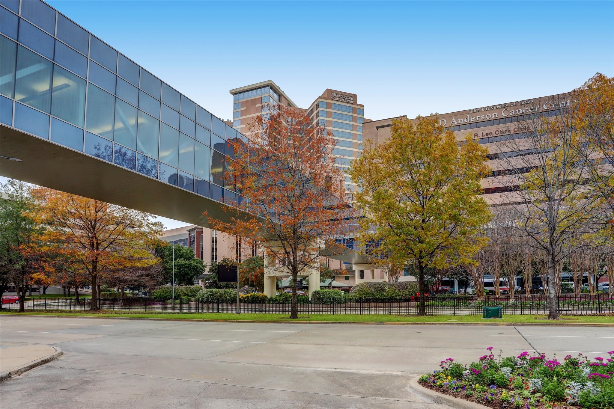 3215 Milburn Street Houston, TX 77021 - Photo 29 of 34 Property is located minutes away from Houston hotspots such as Hermann Park, Downtown, Emancipation Park, and the Medical Center ( which can be seen from the front door)