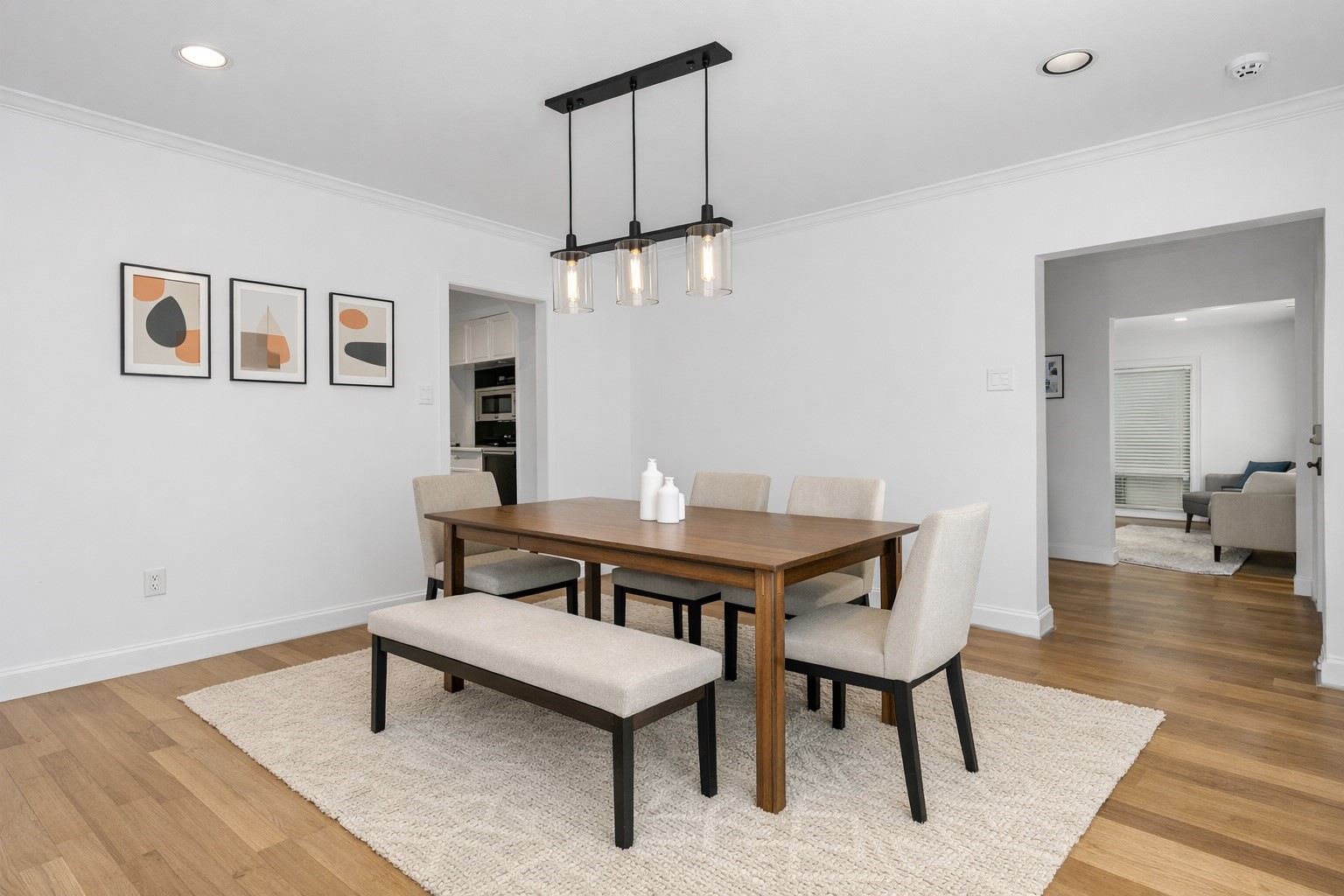 3215 Milburn Street Houston, TX 77021 - Photo 9 of 34 Dining room rendering. This is not a current photo fo the home.