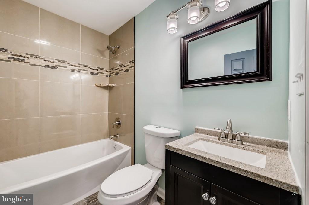 821 Templecliff Road Baltimore, MD 21208 - Photo 15 of 30 Full Bath