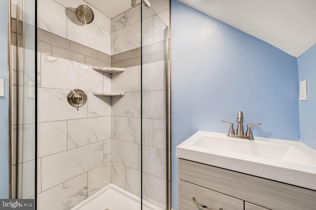 821 Templecliff Road Baltimore, MD 21208 - Photo 20 of 30 Full Bath