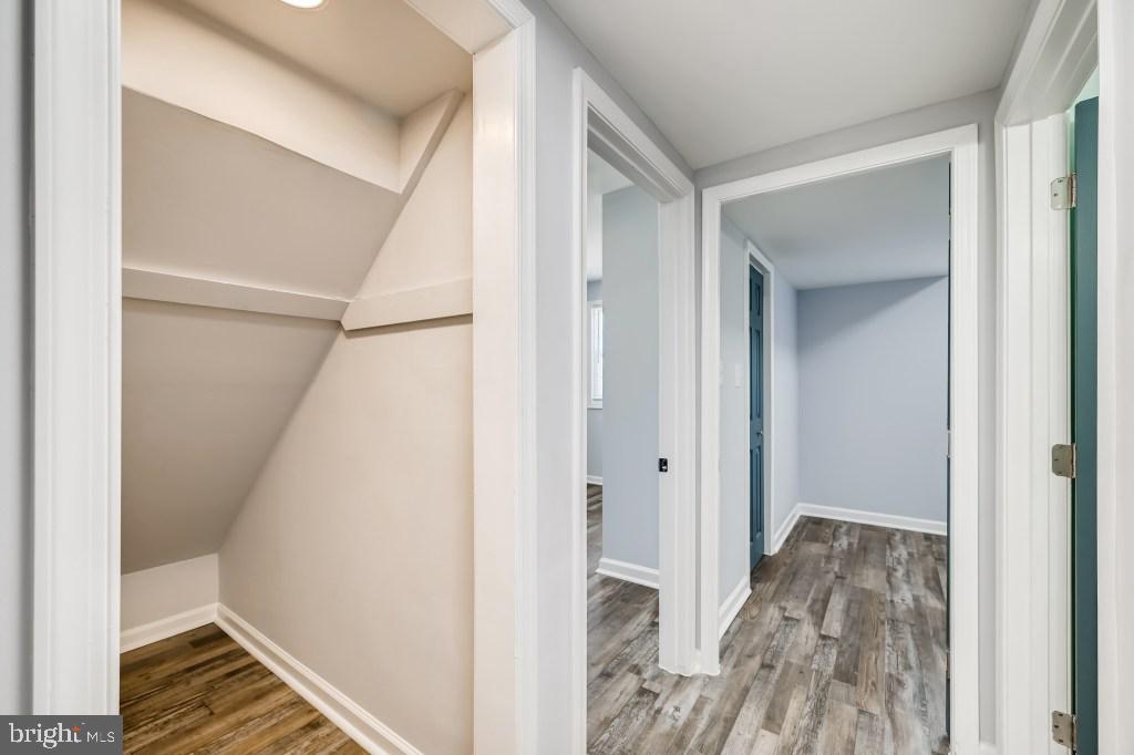 821 Templecliff Road Baltimore, MD 21208 - Photo 26 of 30 Hallway