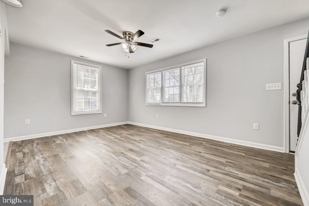 821 Templecliff Road Baltimore, MD 21208 - Photo 7 of 30 Living Room